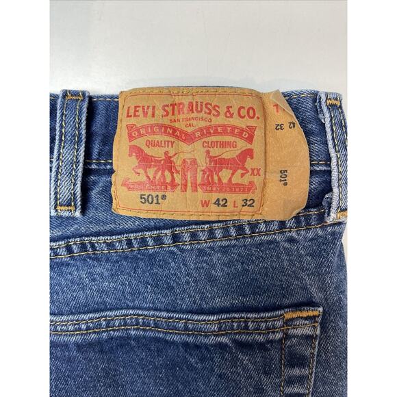 Levis 501 Jeans Men's Size 42x32 Blue Denim Button Fly Original Regular Fit - Picture 3 of 13